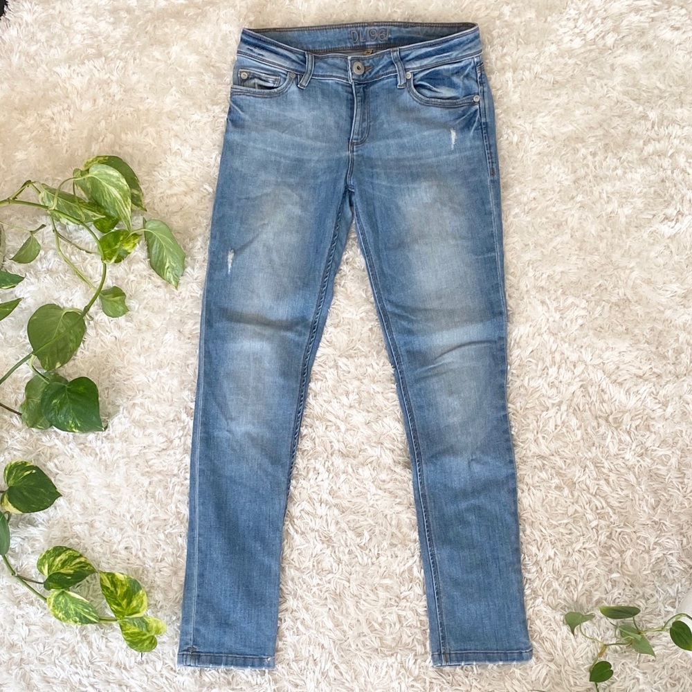 DL1961 light wash distressed jeans